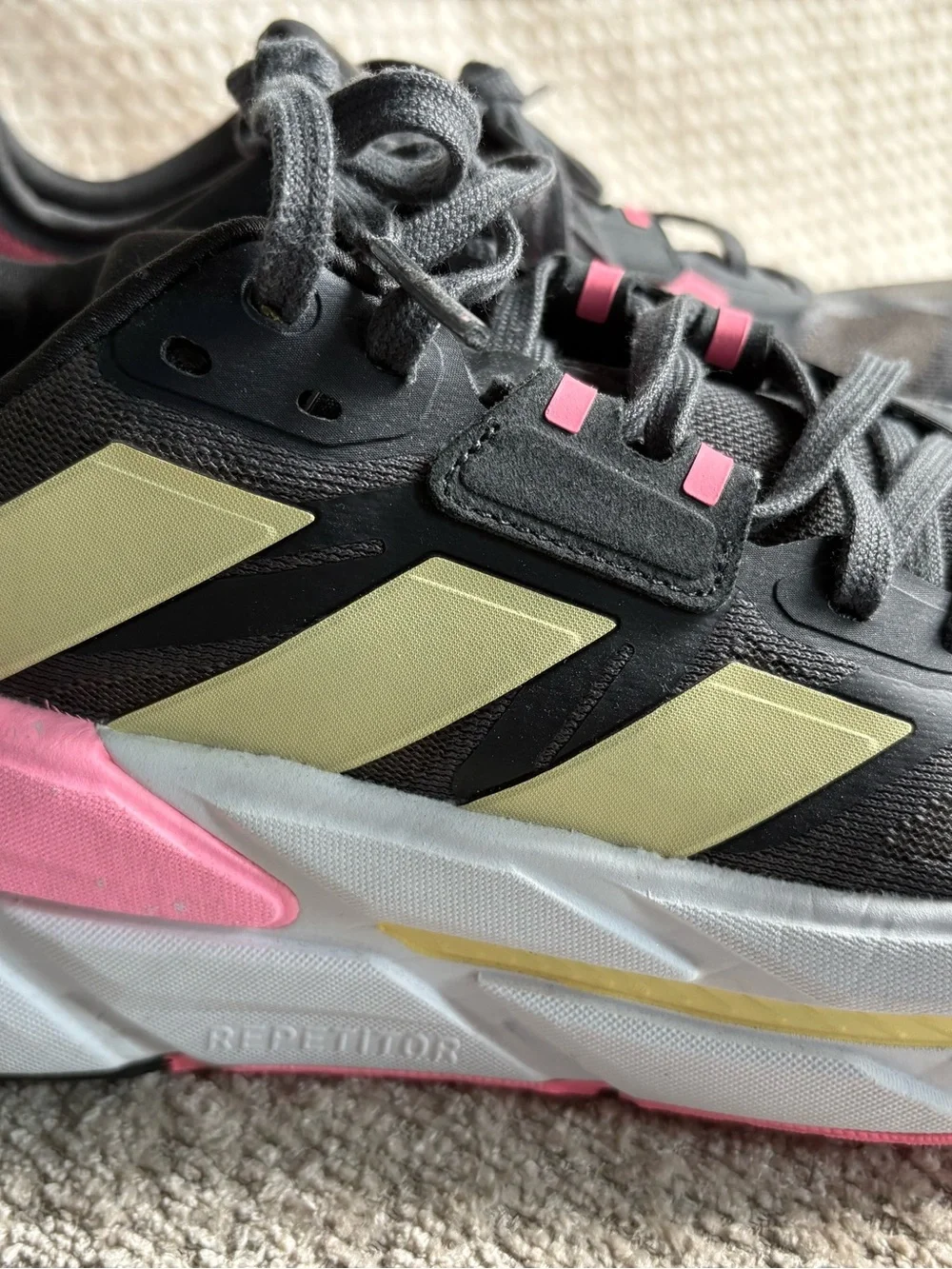 adidas Sneakers